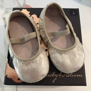 NEVER USED: Infant Champagne Ballerina Shoes 🦋